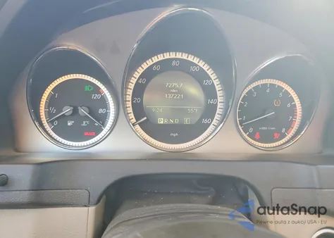 2011 Mercedes-Benz C 300 z USA, uszkodzony, nr VIN WDDGF5EB5BR162277